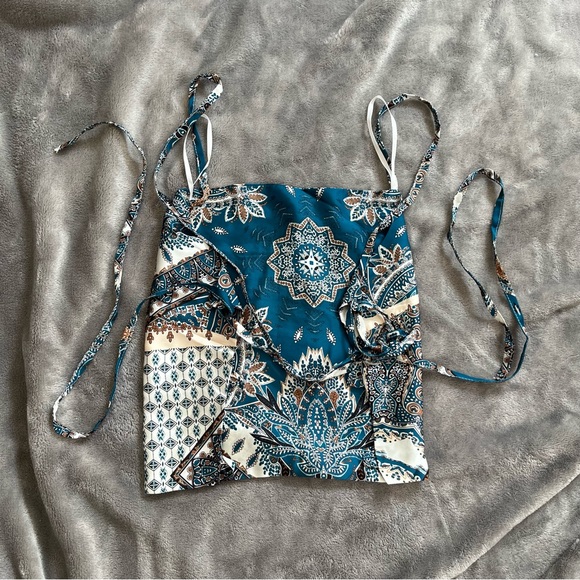 Shein teal Bandana print satin backless top size S - Picture 2 of 6